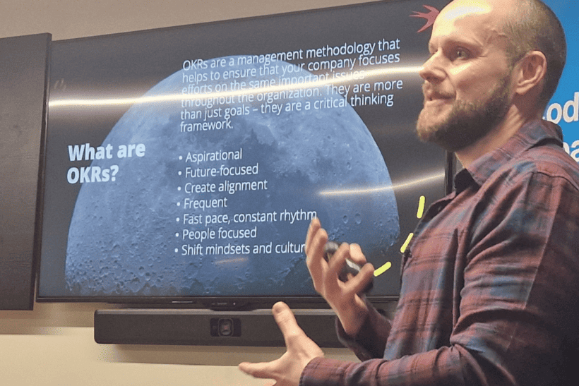 Aaron McKenna giving a talk at Agile Yorkshire on OKRs